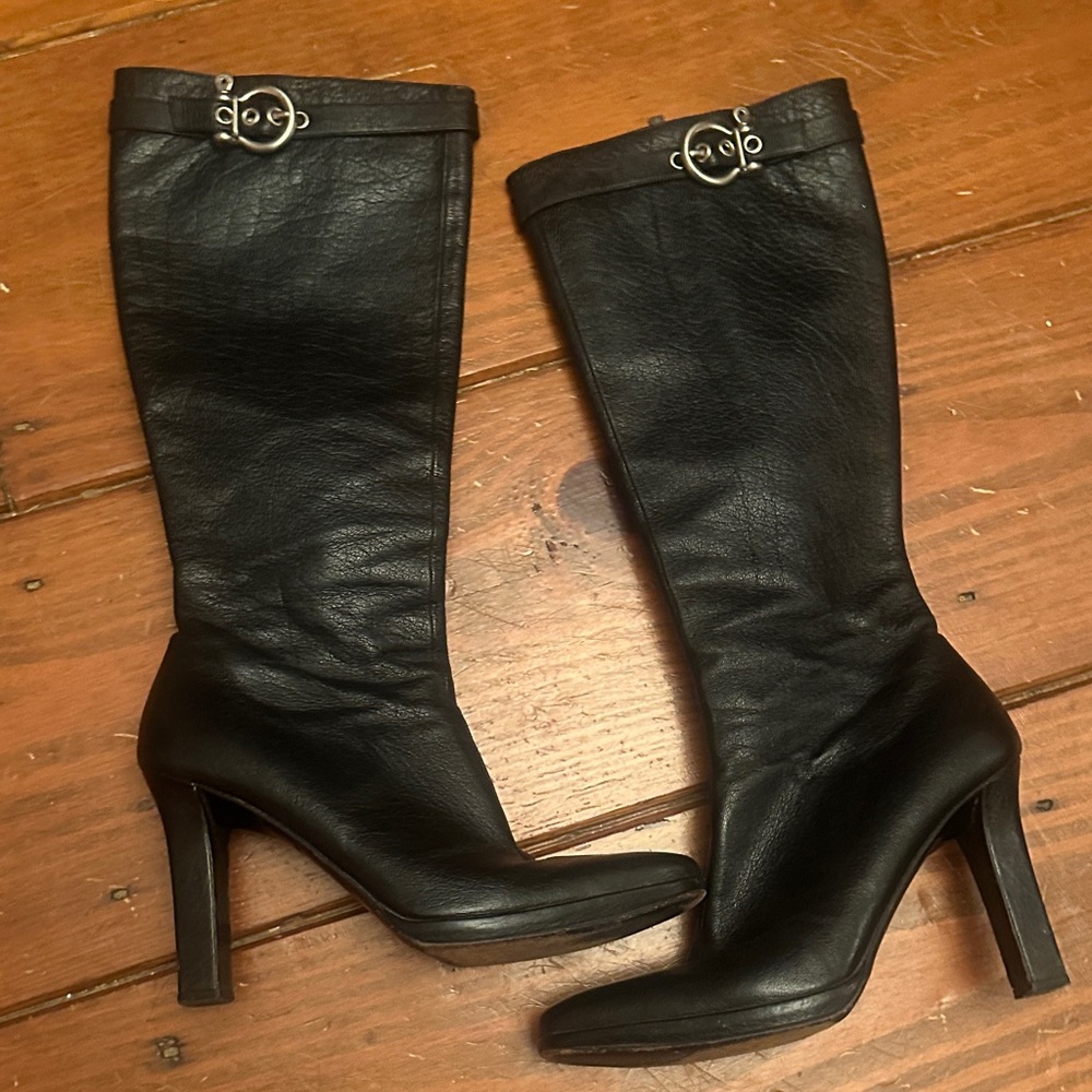 GUC Burberry Tall Boot - size 39 European(fit like a US 8)